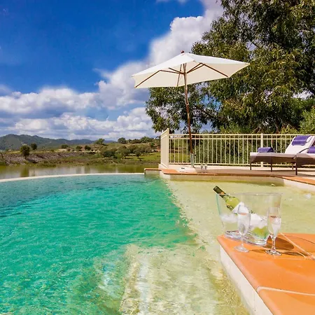 Casa Dos Amigos Villa
