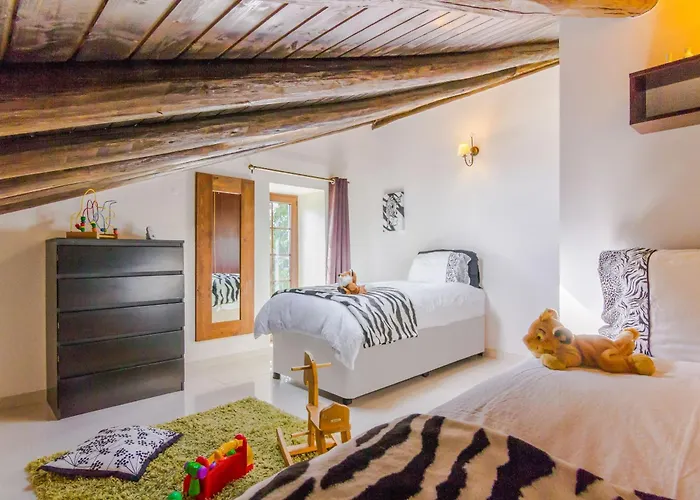 Вилла Casa Dos Amigos Сан-Бартоломеу-де-Мессинеш