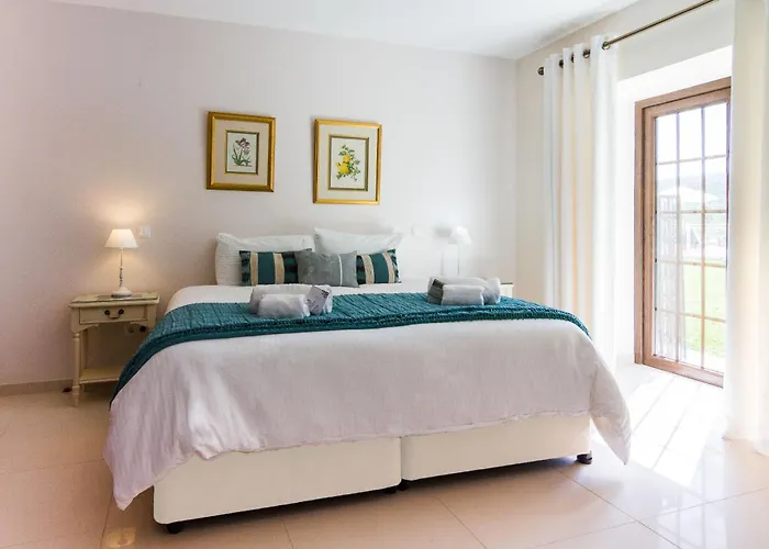 Вилла Casa Dos Amigos Сан-Бартоломеу-де-Мессинеш